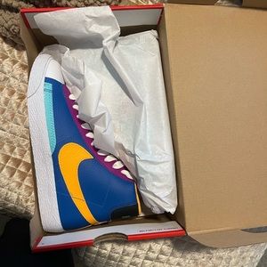 NEW Nike blazer